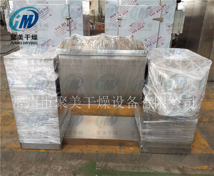 廣西客戶CH-200槽型混合機(jī)1臺(tái)，GMP-IA熱風(fēng)循環(huán)烘箱2臺(tái)待裝發(fā)貨現(xiàn)場(chǎng)